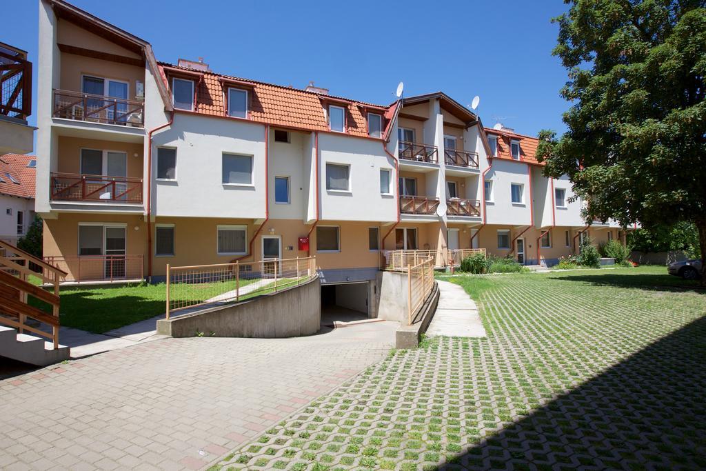Zoli Apartmanok-Maya Koelcsey 34-36 Hajdúszoboszló Eksteriør billede